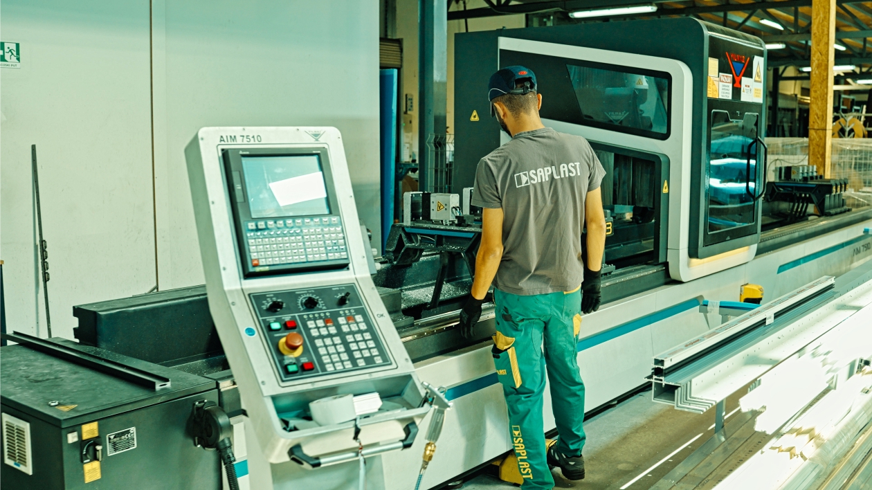 Operater za obradu Alu profila